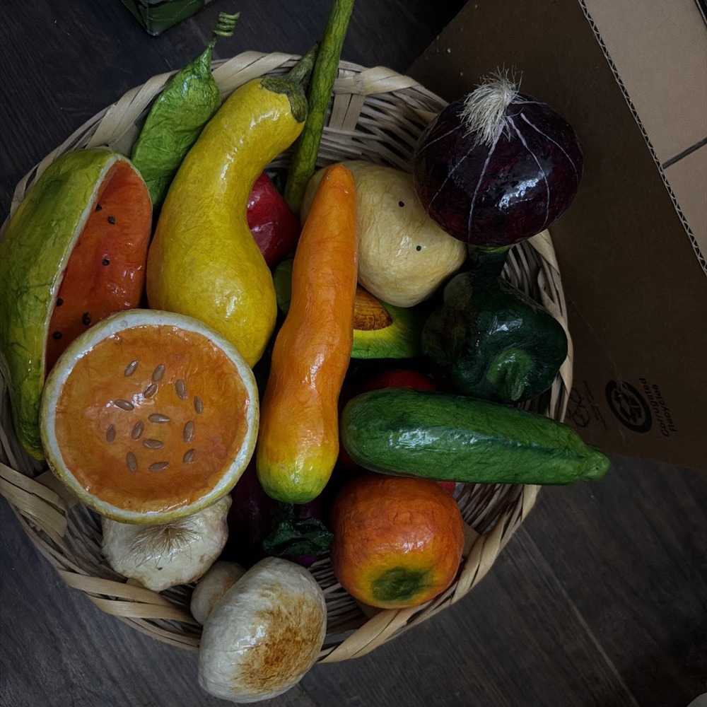 Vintage Paper Mache Handmade Vegetable Lot 18 Veggies Basket Kitchen Decor 14 In